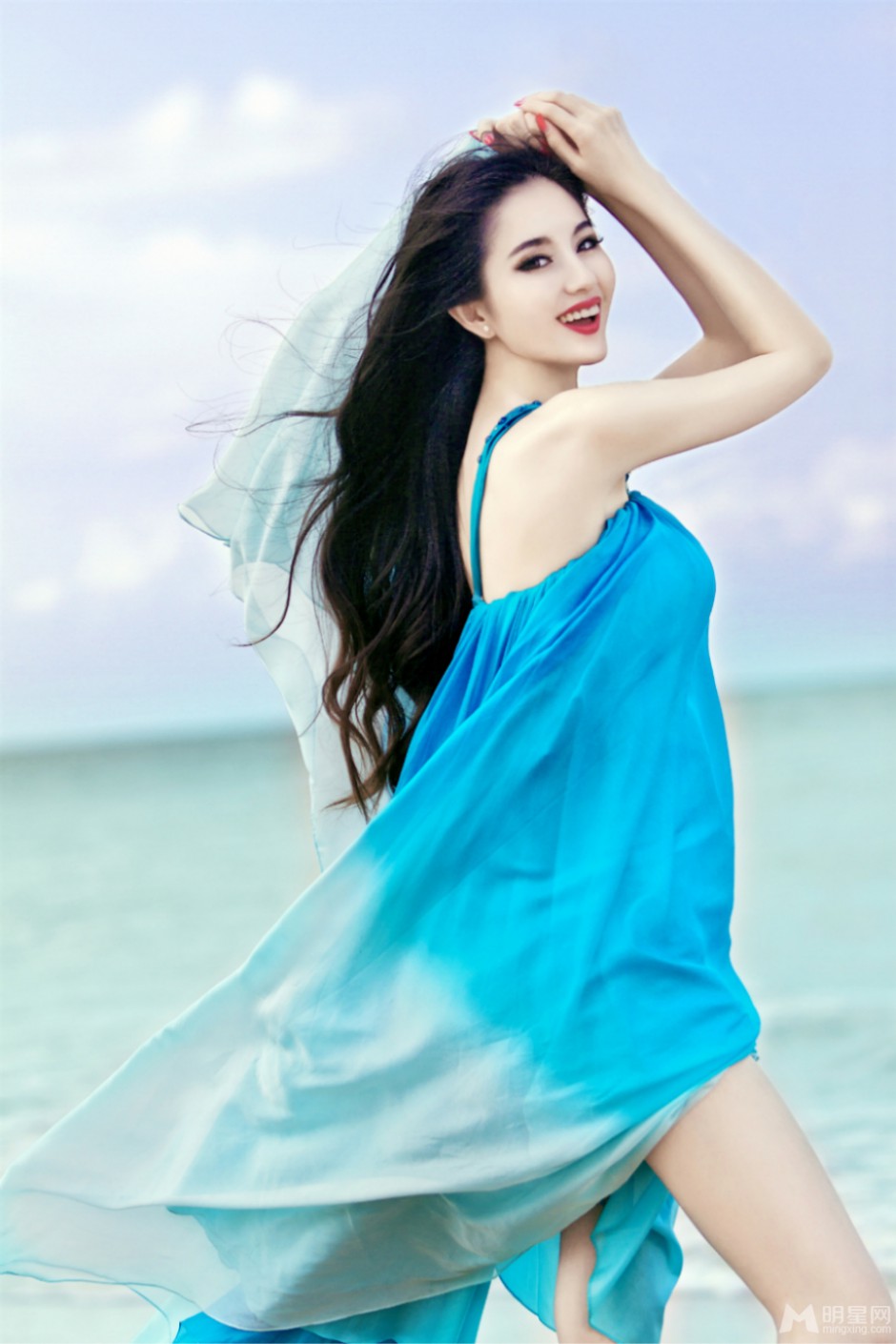 龙汇镖局演员蓝燕沙滩性感写真