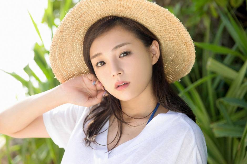 E罩杯女星筱崎爱诱惑写真套图