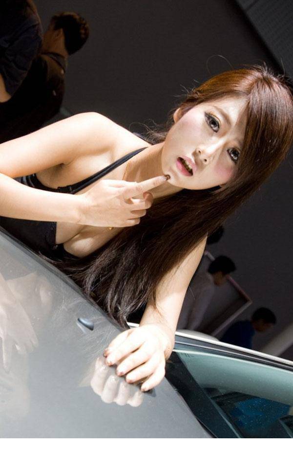 广州车展车模尽显成熟魅力图片