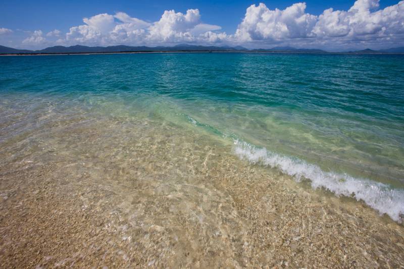 海边沙滩风景高清桌面壁纸