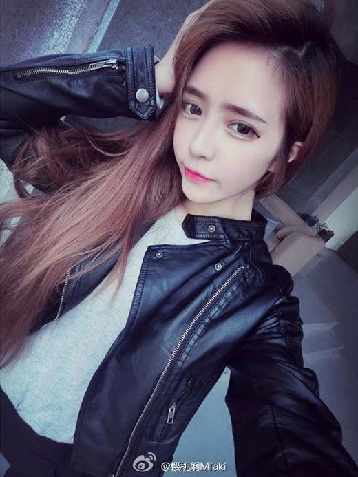 清纯唯美清新长发女生自拍图片