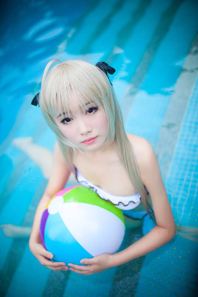 春日野穹泳池唯美动人写真