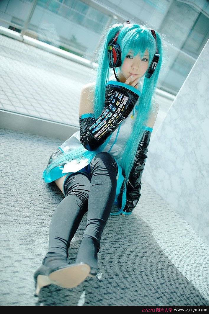 超高可爱萌妹子未来初音COS