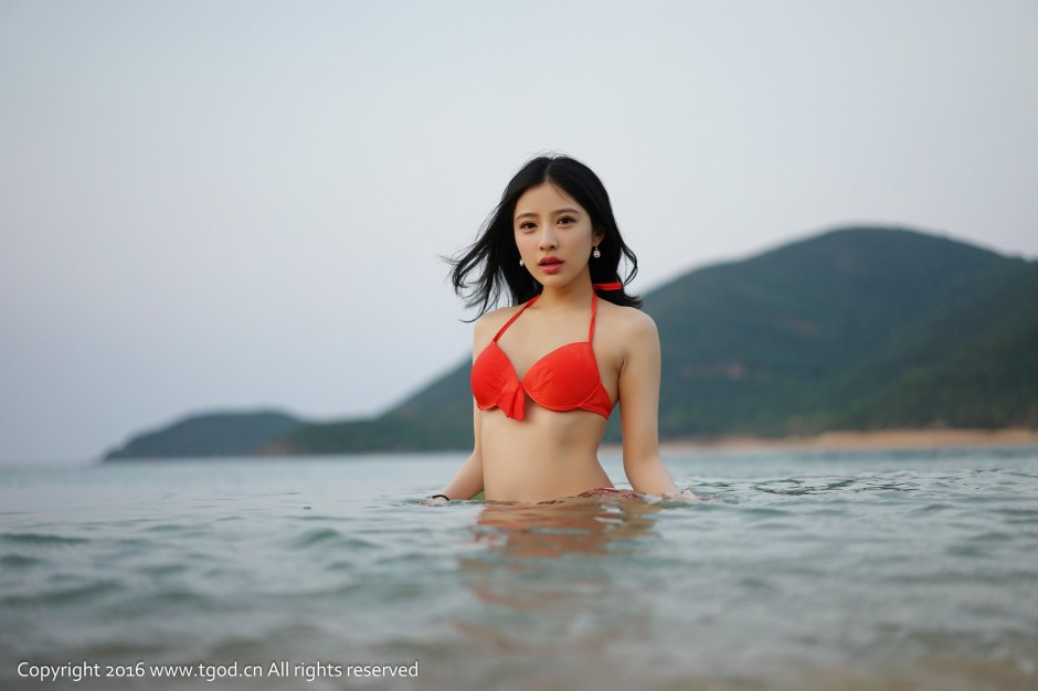 阳光气质型美女施忆佳KITTY越南芽庄旅拍
