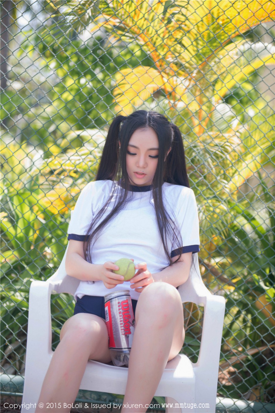 极品童颜美女许文婷户外诱人写真集