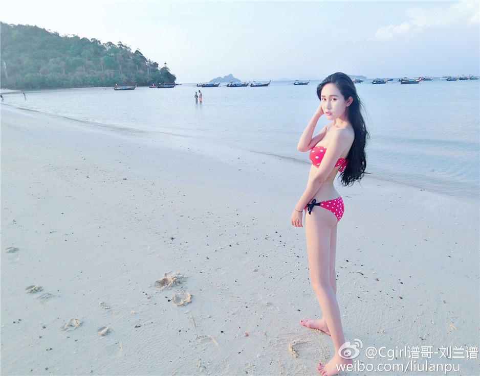 90后超瘦小蛮腰美女刘兰谱微博高清图