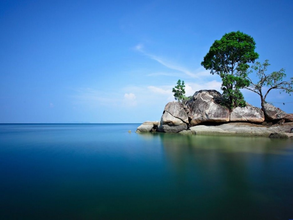 qq空间有海水ppt背景图片