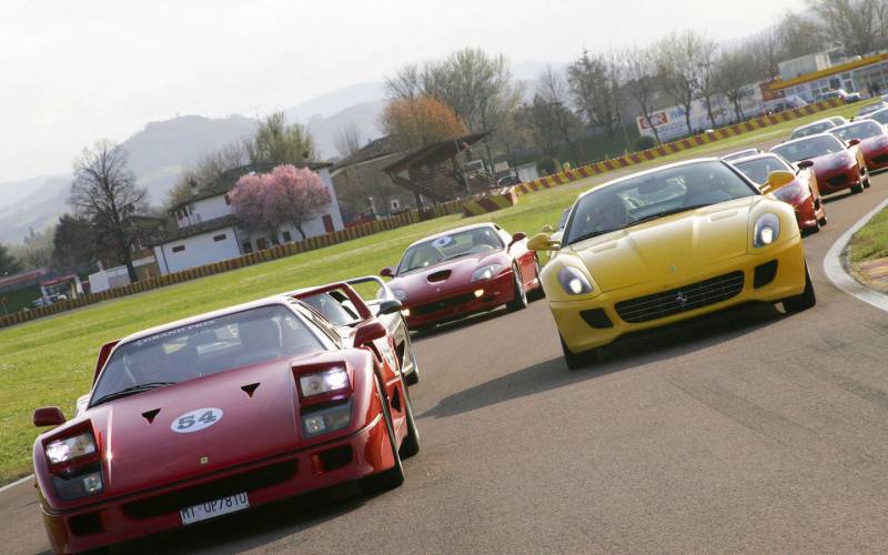 红色狂野的法拉利F40经典高清图