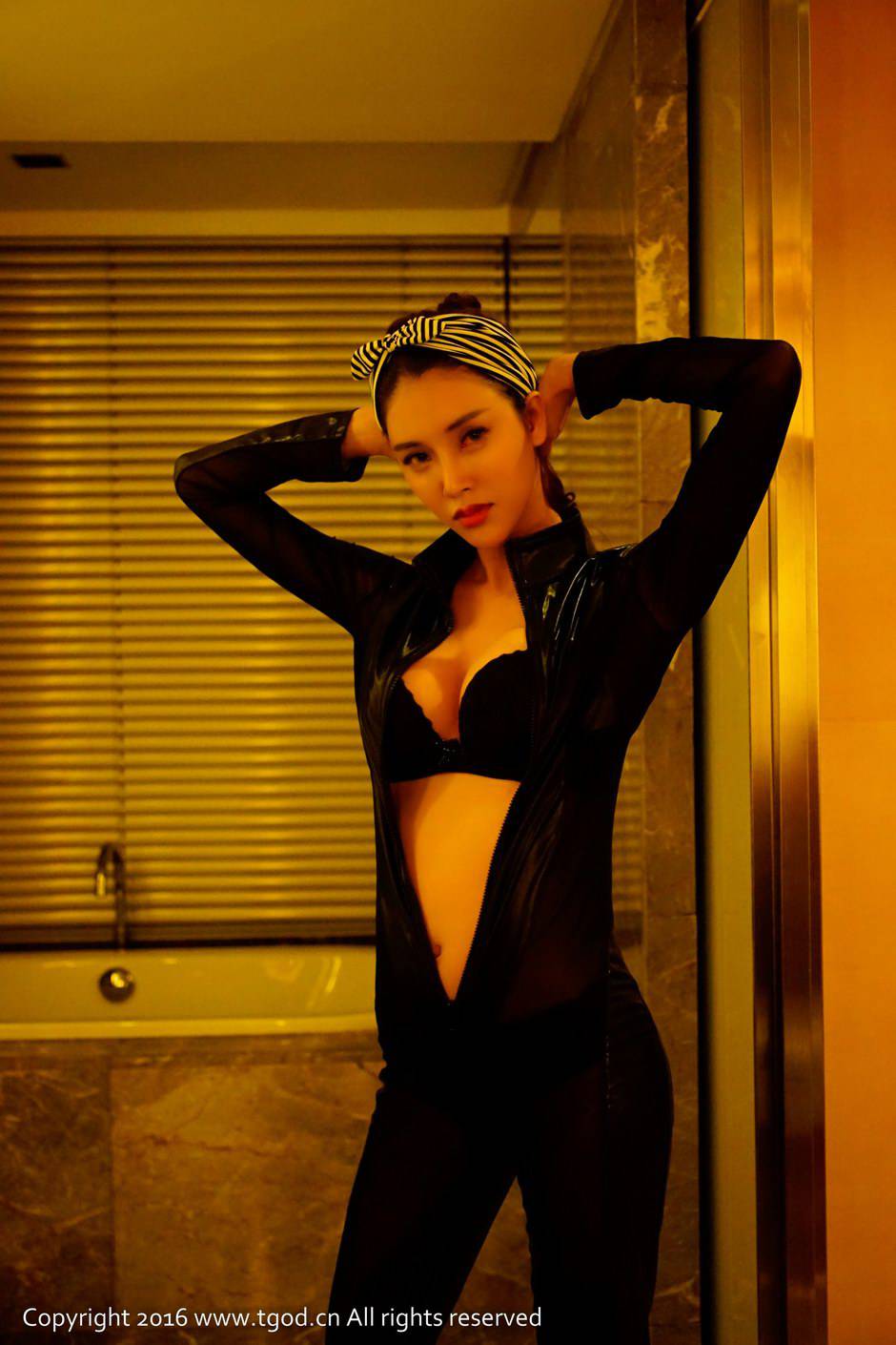 模特Summer化身为运动女神美图欣赏