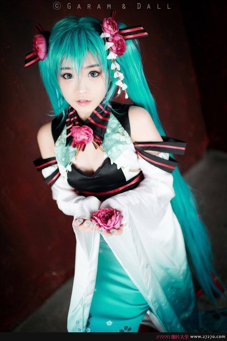 酥胸半露 美腿初音未来COS