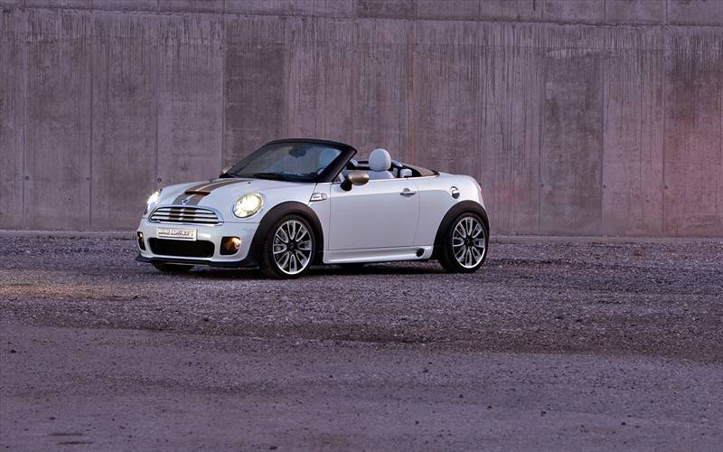 棕白相间家用篷车高清汽车图片