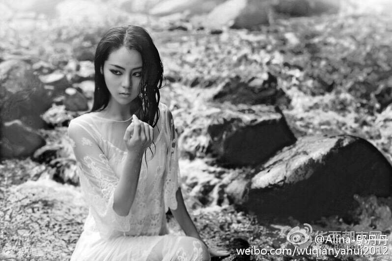 冷艳美人模特丹宝贝Alina微博曝私房照