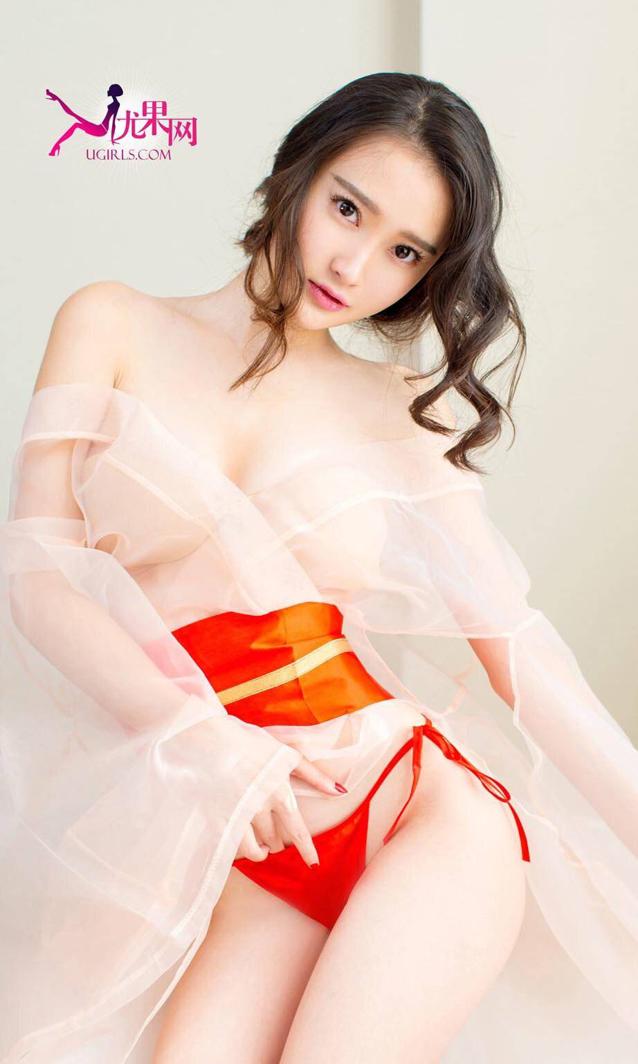 性感漂亮妹妹潇潇的诱人私房照