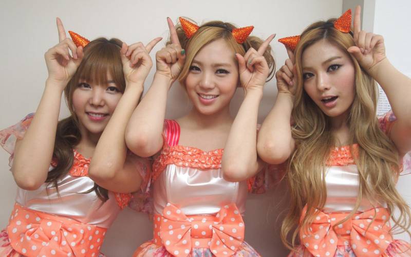 江南style女成员电脑桌面壁纸