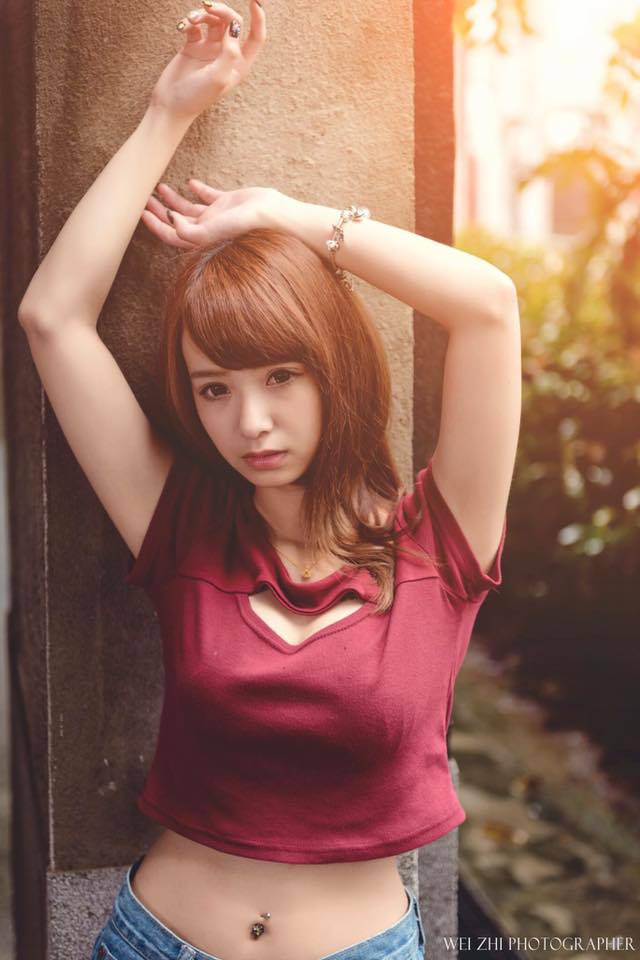 中国台湾妹子张雅涵Kimi户外写真集