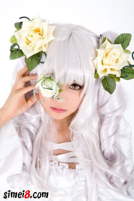 纯白无暇的cosplay蔷薇少女图片