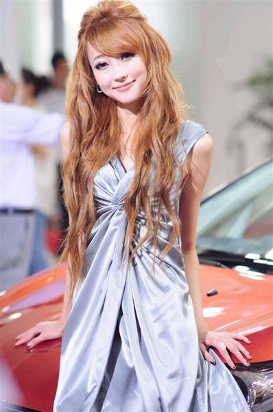 知名模特曲昱曈优雅甜美靓照