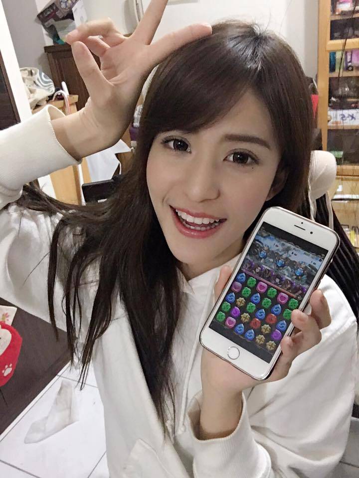 台湾校花极品女神李娜颜值爆表