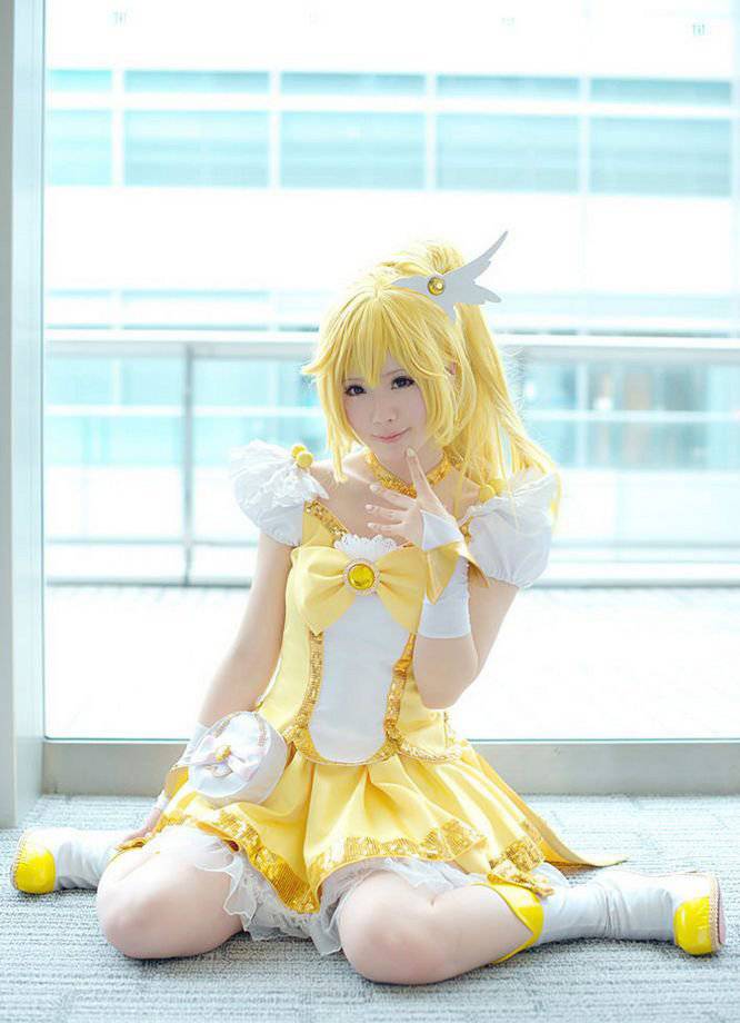 清纯校花cosplay光之美少女