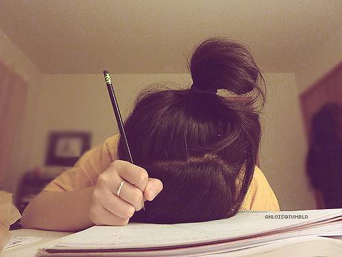 唯美伤感孤独女生图片背影高清大图