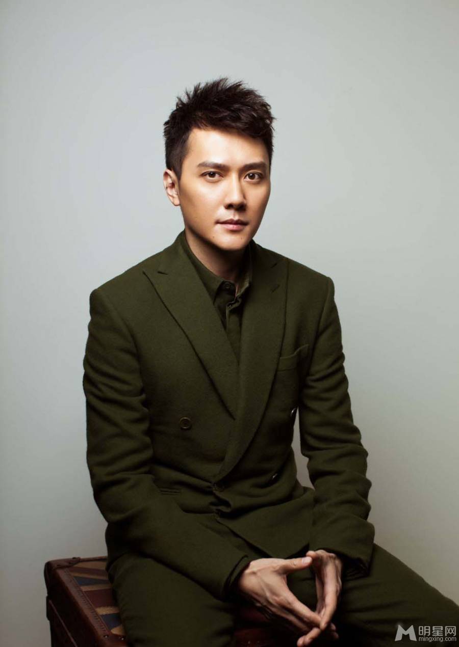 冯绍峰姿态轻松坦然尽显暖男形象组图