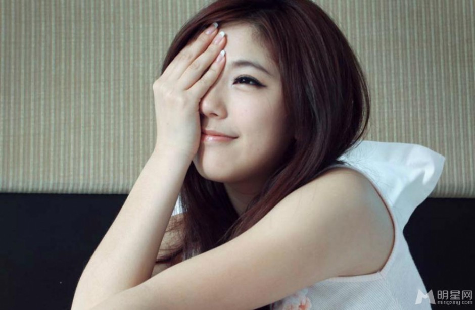 青春期女主角赵奕欢清晨懒猫系列