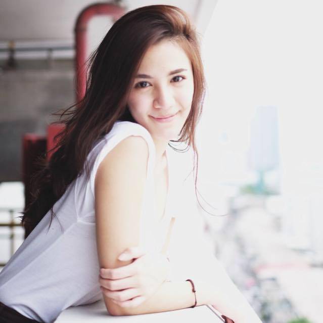 高颜值的泰国正妹甜美笑容秒杀众人