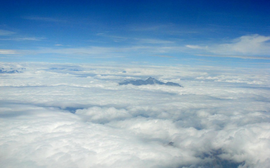 高清碧海唯美蓝天白云桌面壁纸