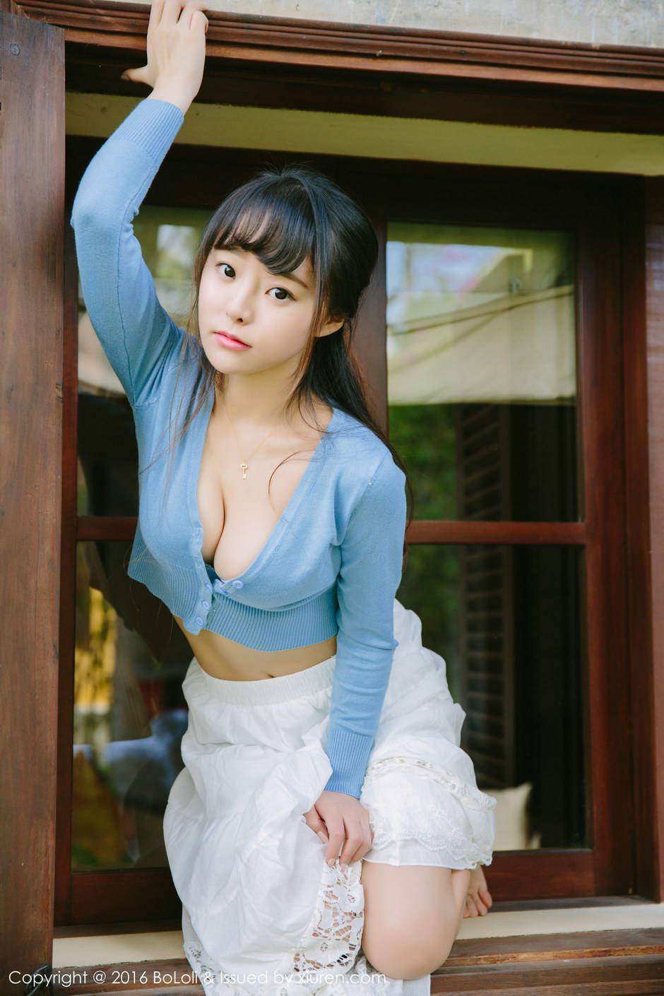 波萝社柳侑绮Sevenbaby丰乳翘臀诱惑旅拍大片