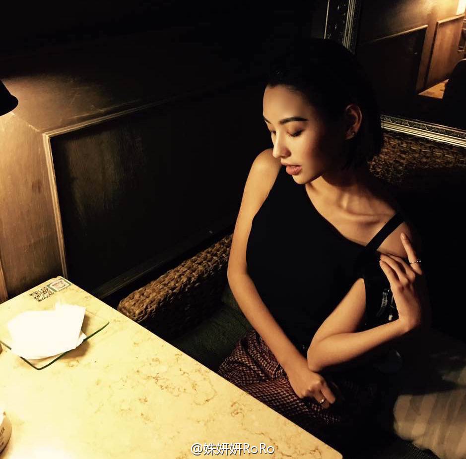 姝妍妍RoRo漂亮学妹清纯诱惑写真