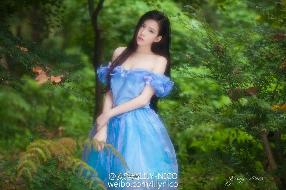 中俄混血嫩模黄梓洁Nico兔女郎写真