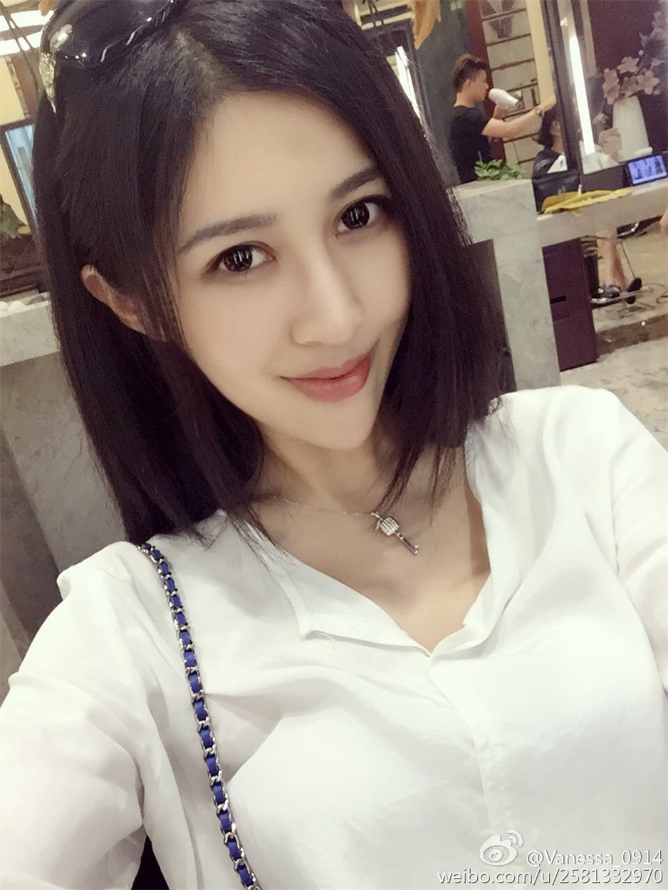 超漂亮的女神刘光喵喵自拍图片