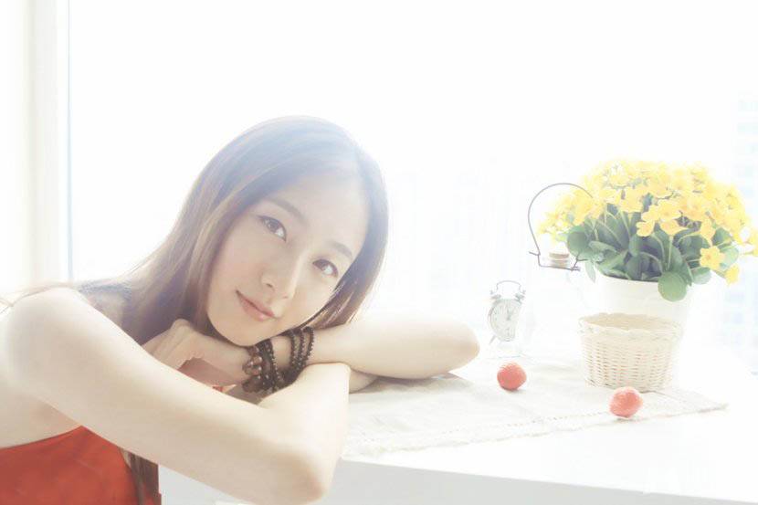 清新美女叶青尽显文艺范十足