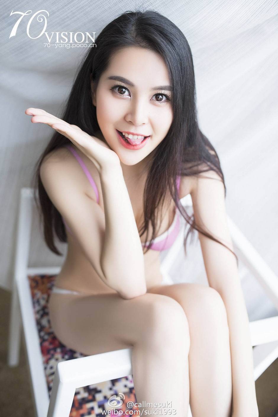 高挑嫩白美女Callmesuki迷人私房写真