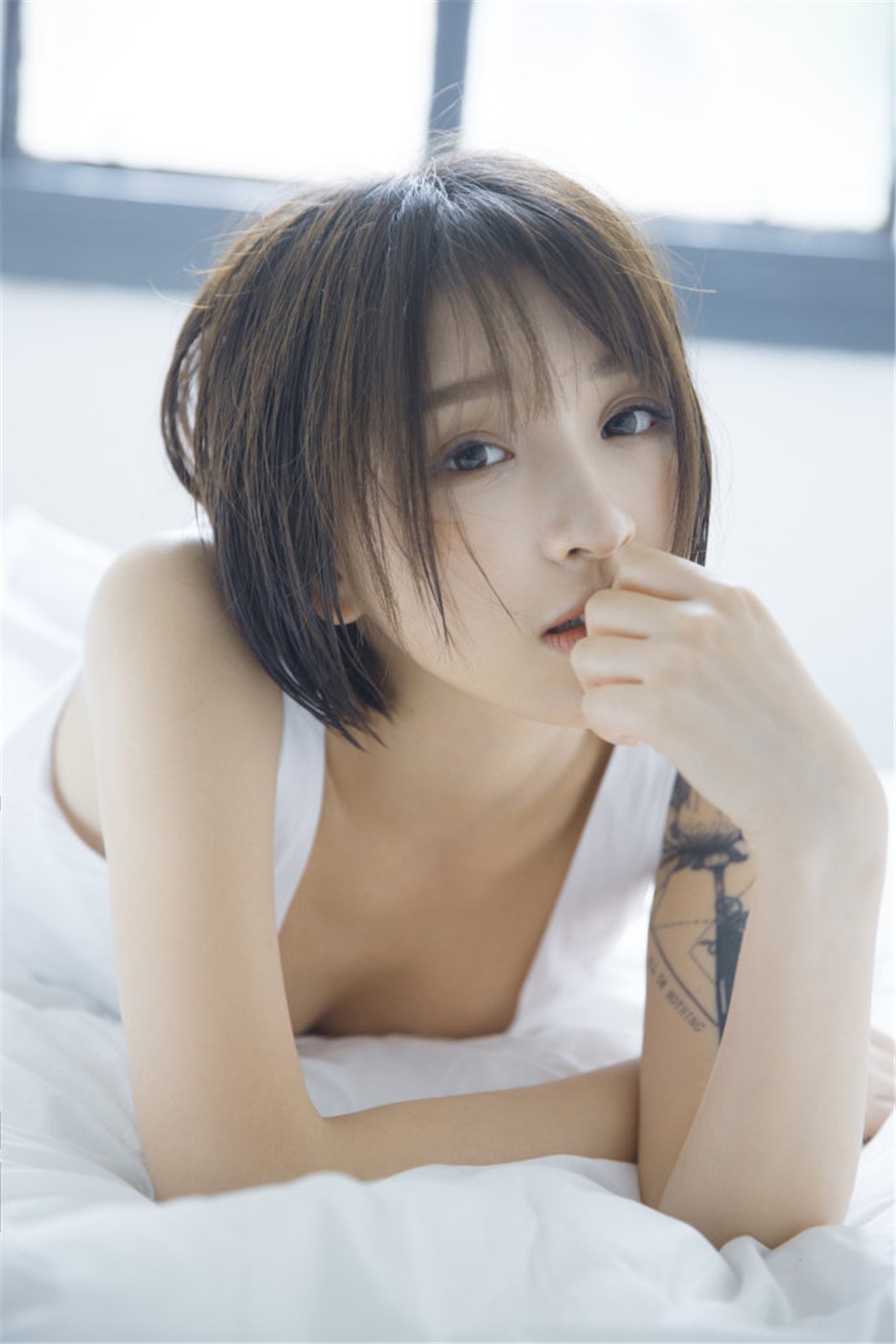 齐刘海甜美女神张向珉日系小清新艺术照