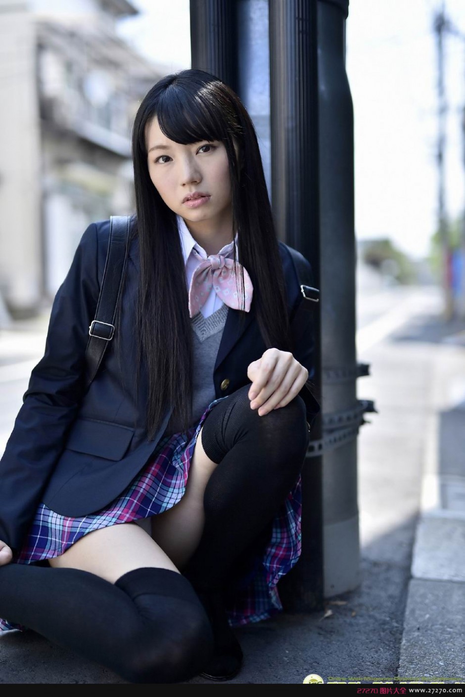 白河优菜学生制服性感迷人