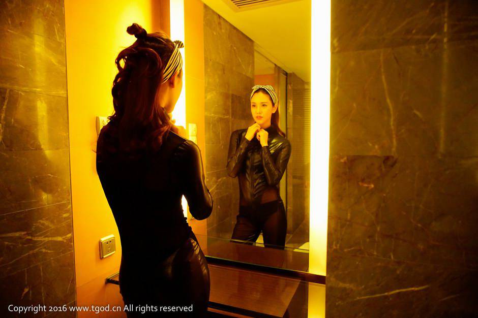 模特Summer化身为运动女神美图欣赏