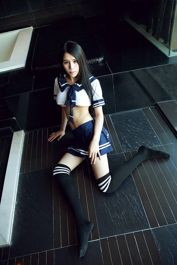 妖娆美女大秀完美身材性感写真