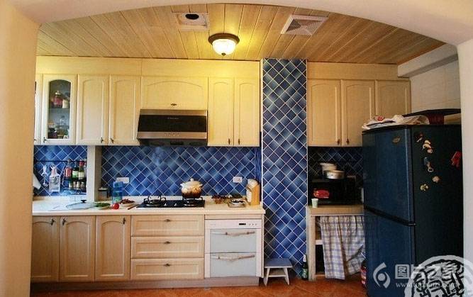惬意舒适的地中海风格厨房装修图片