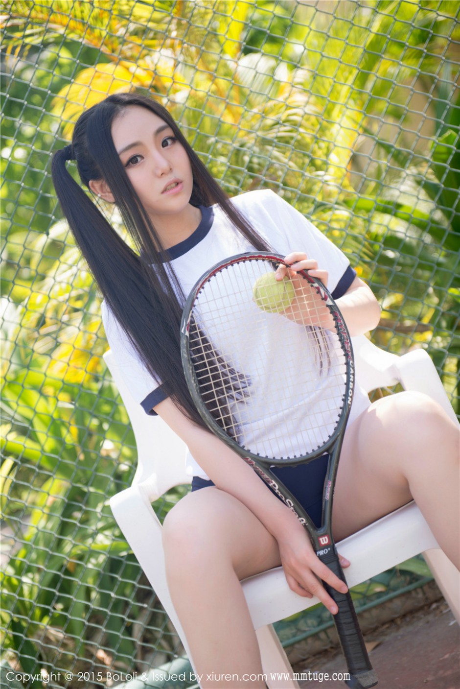 极品童颜美女许文婷户外诱人写真集