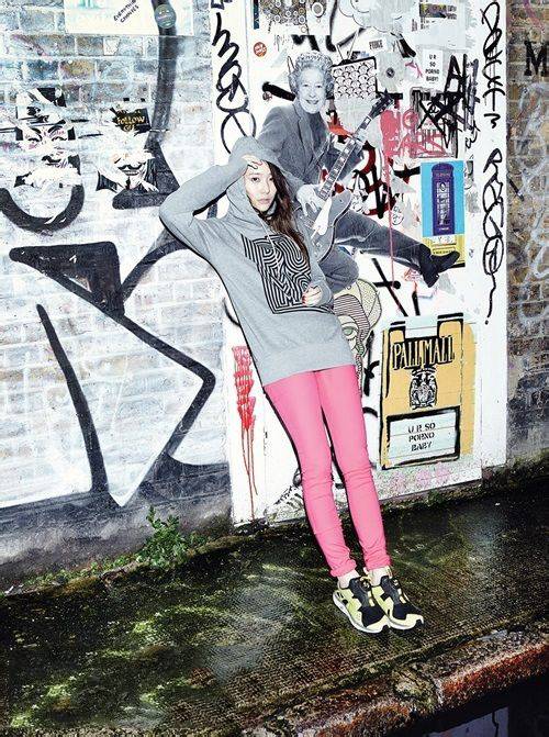 韩国女演员郑秀晶演绎街头时尚写真