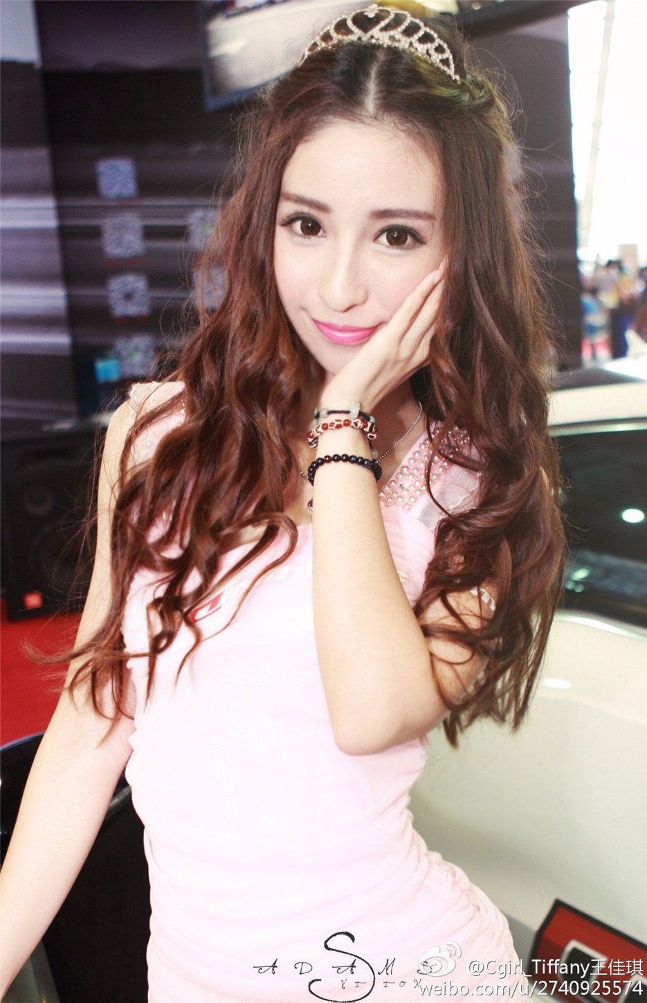 90后清纯宅男女神王佳琪微博私服照