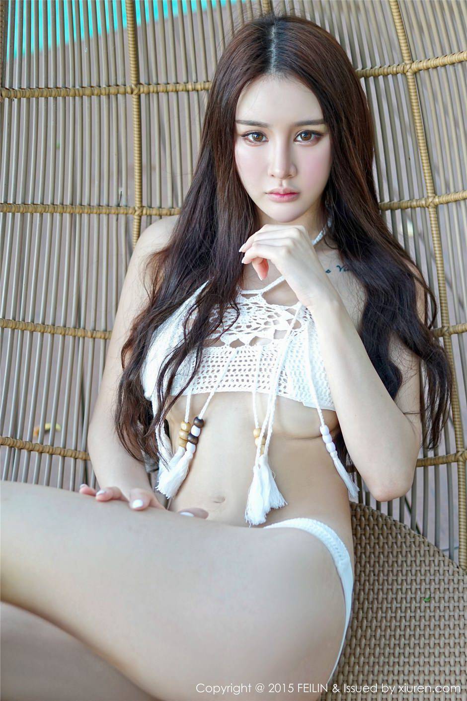 嗲囡囡唯美清纯少女Cheryl青树清凉户外写真
