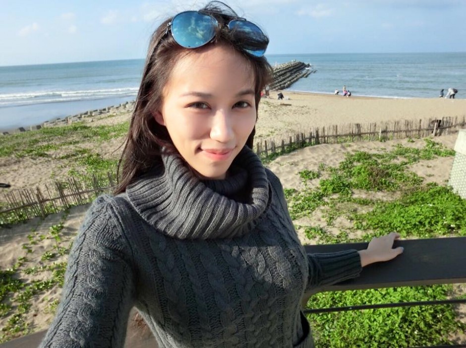 台湾性感女神Feifei菲菲超火辣美图