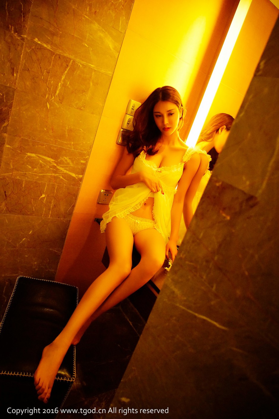 模特Summer化身为运动女神美图欣赏