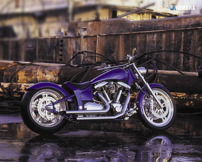 酷炫帅气的Yamaha摩托车高清桌面壁纸
