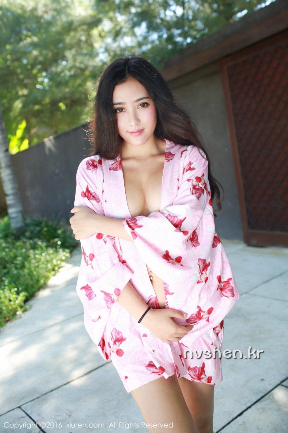 秀人网翘臀女神玛鲁娜最新巴厘岛旅拍