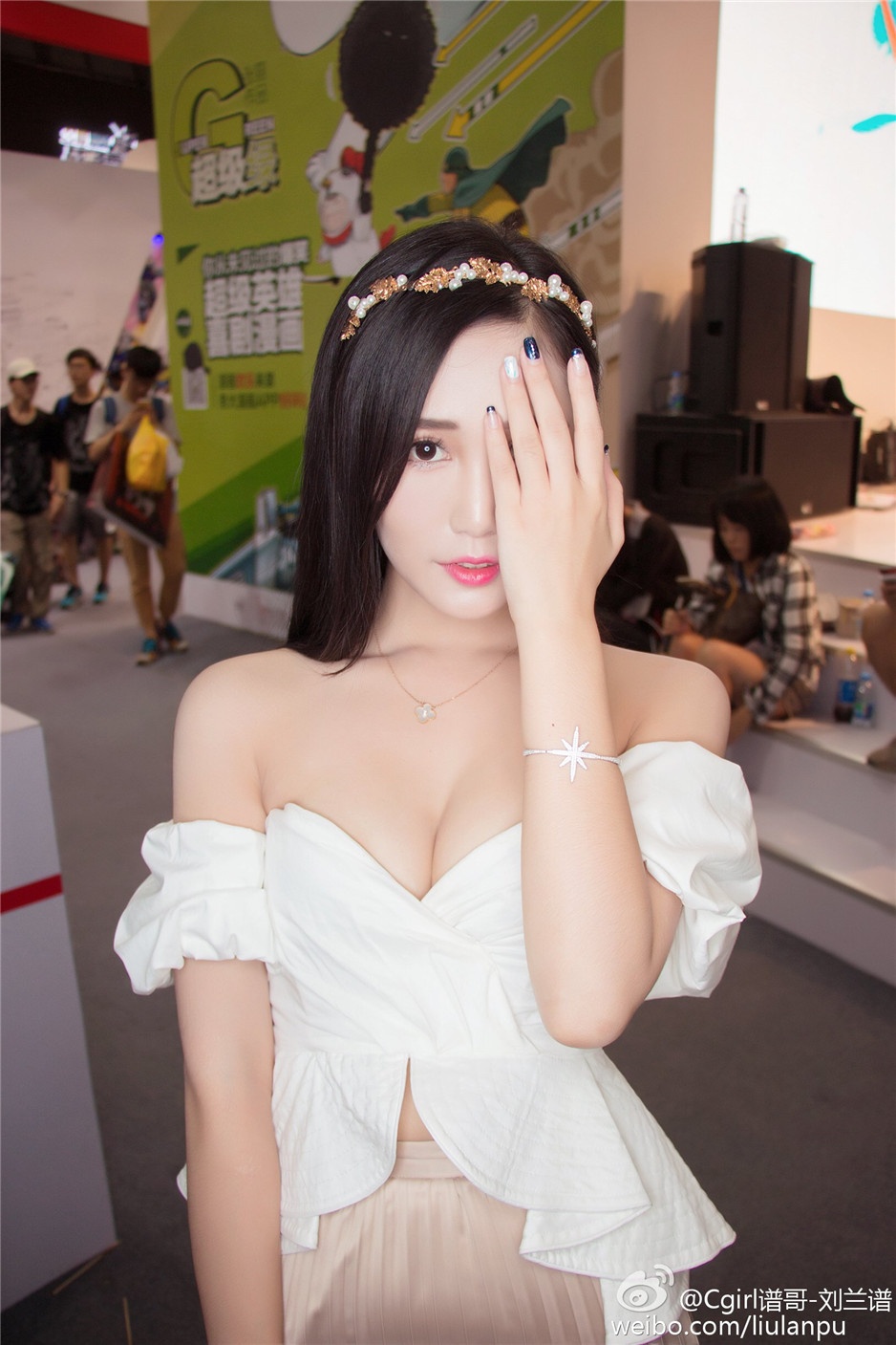 90后超瘦小蛮腰美女刘兰谱微博高清图