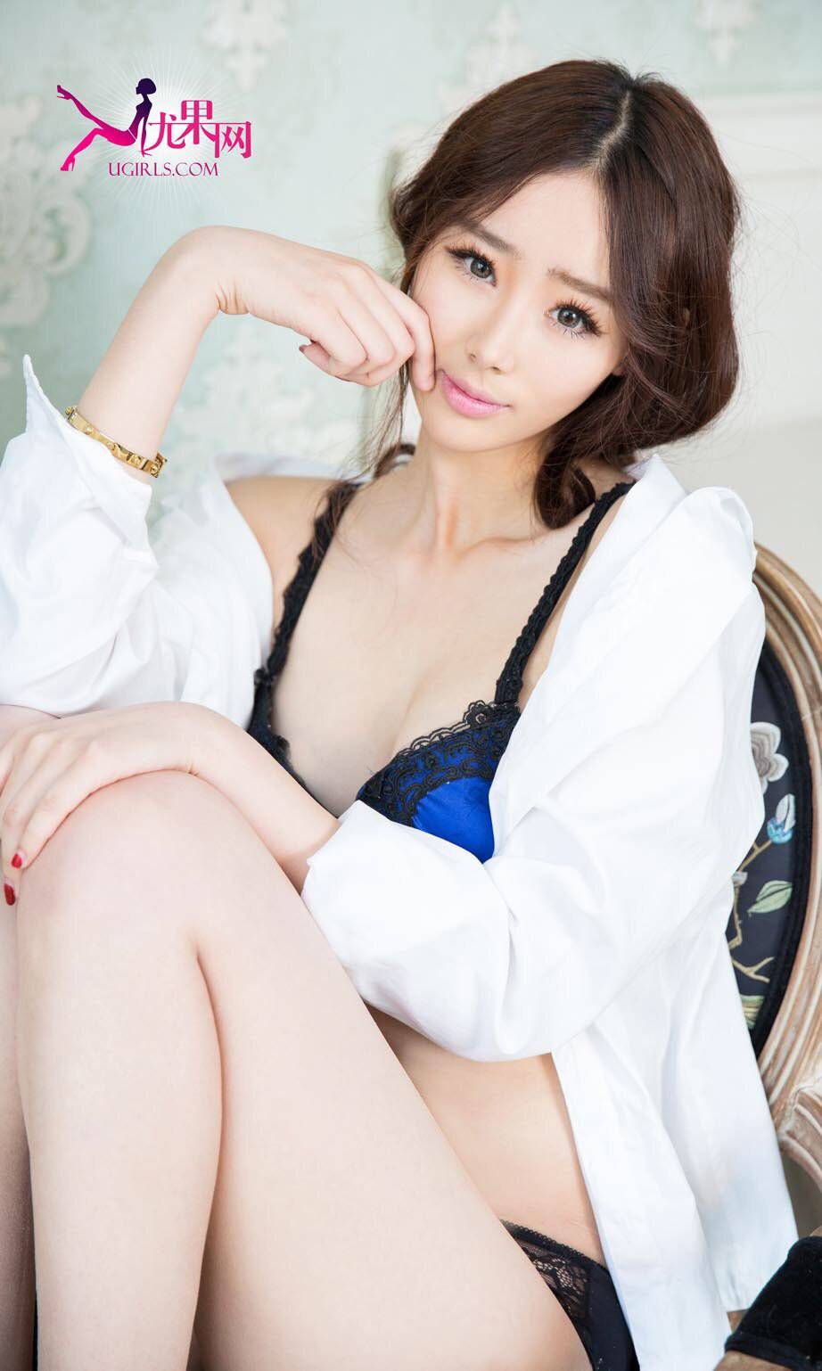 清纯可爱学生妹刘镗私房内衣写真