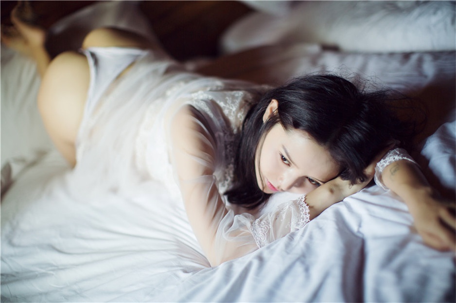 美胸女神樱桃透明蕾丝内衣性感大片
